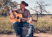 Wrangler Bekerja Sama dengan Cody Johnson untuk Kemeja Bertema Koboi: Lihat Koleksinya