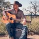 wrangler-bekerja-sama-dengan-cody-johnson-untuk-kemeja-bertema-koboi:-lihat-koleksinya