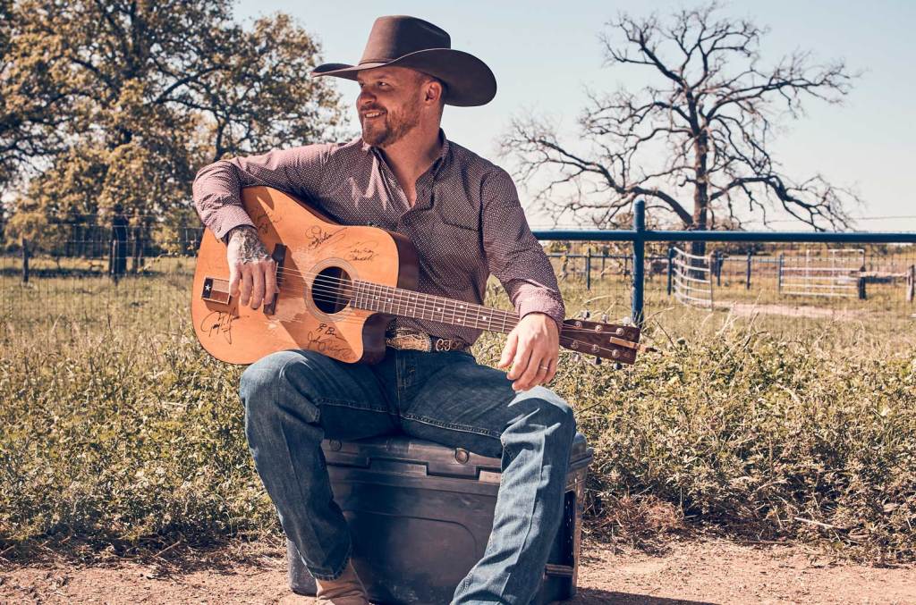 wrangler-bekerja-sama-dengan-cody-johnson-untuk-kemeja-bertema-koboi:-lihat-koleksinya