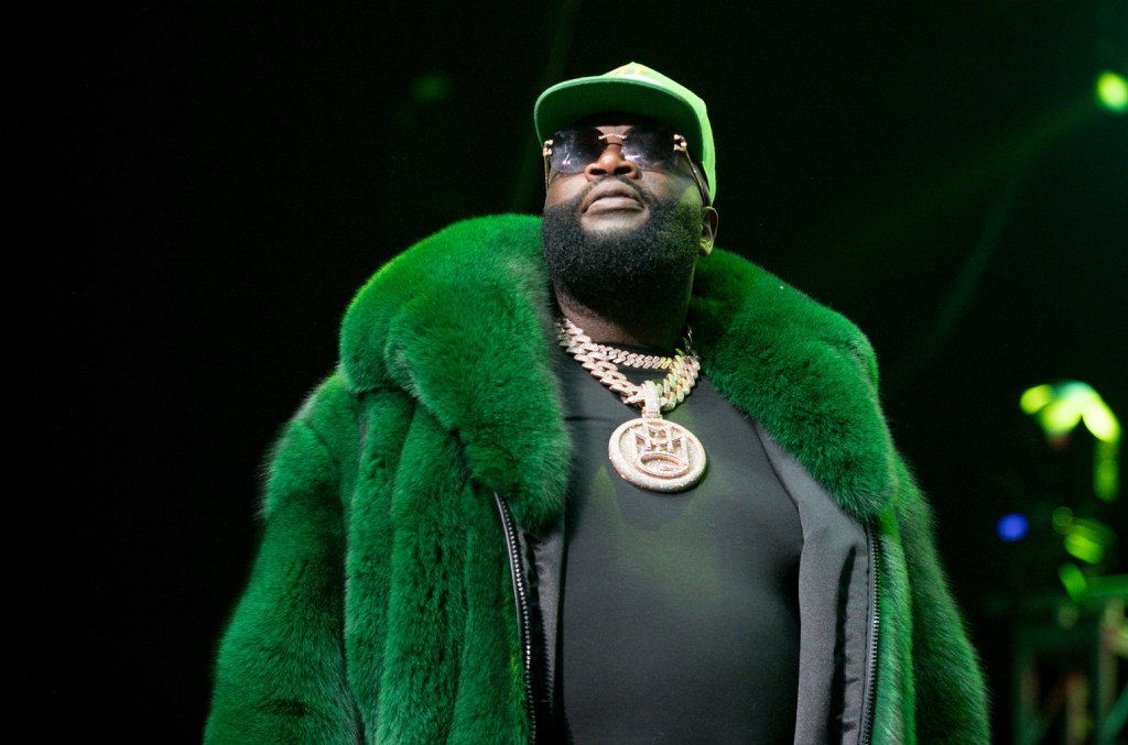 rick-ross-menjelaskan-mengapa-ia-terlibat-dalam-pertikaian-rap-drake:-‘tidak-ada-konspirasi’