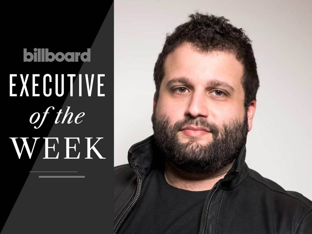 bagaimana-post-malone-memecahkan-kode-negara-dengan-debut-no.-1-‘f-1-trillion’