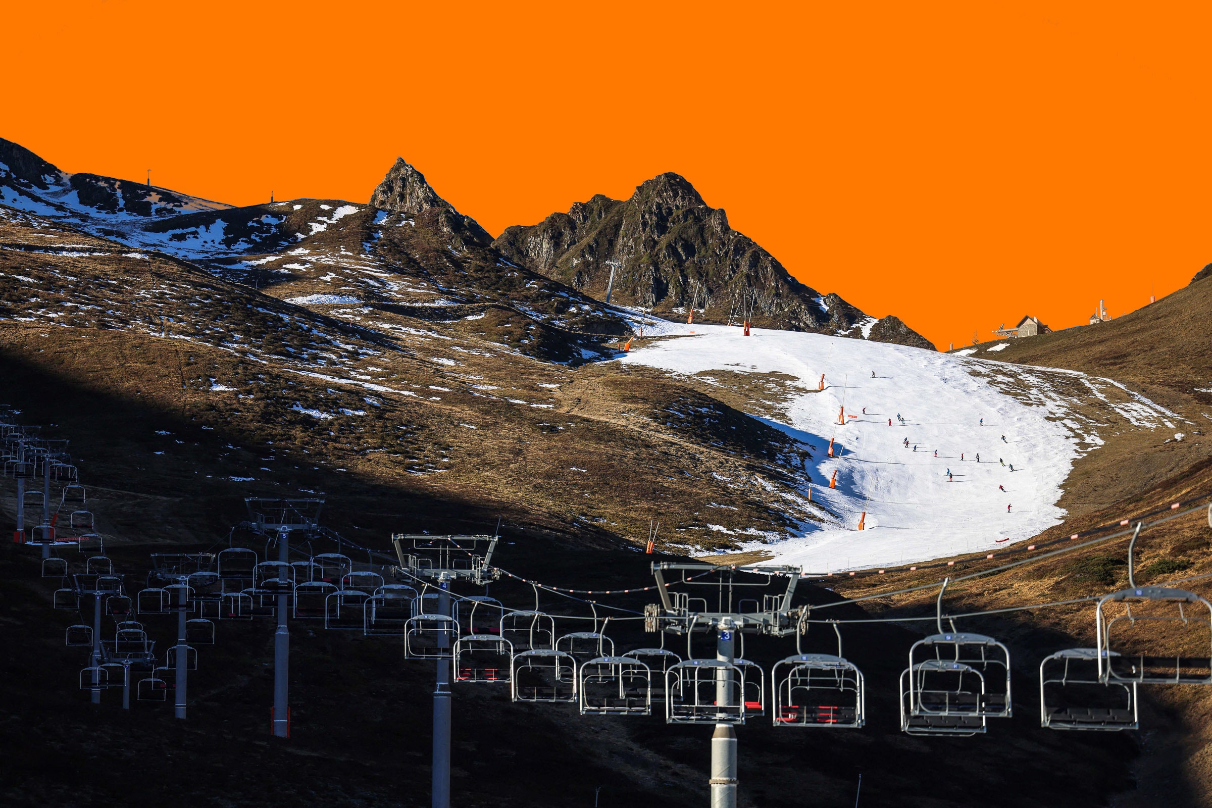 resor-ski-menimbun-salju-untuk-melewati-musim-dingin-yang-hangat