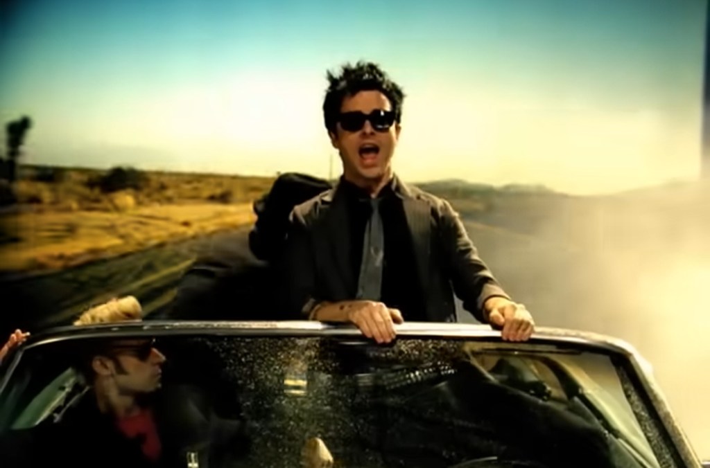 green-day-bagi-bagi-video-‘holiday’-khusus-mobil-convertible-beroda-untuk-undian-wishes