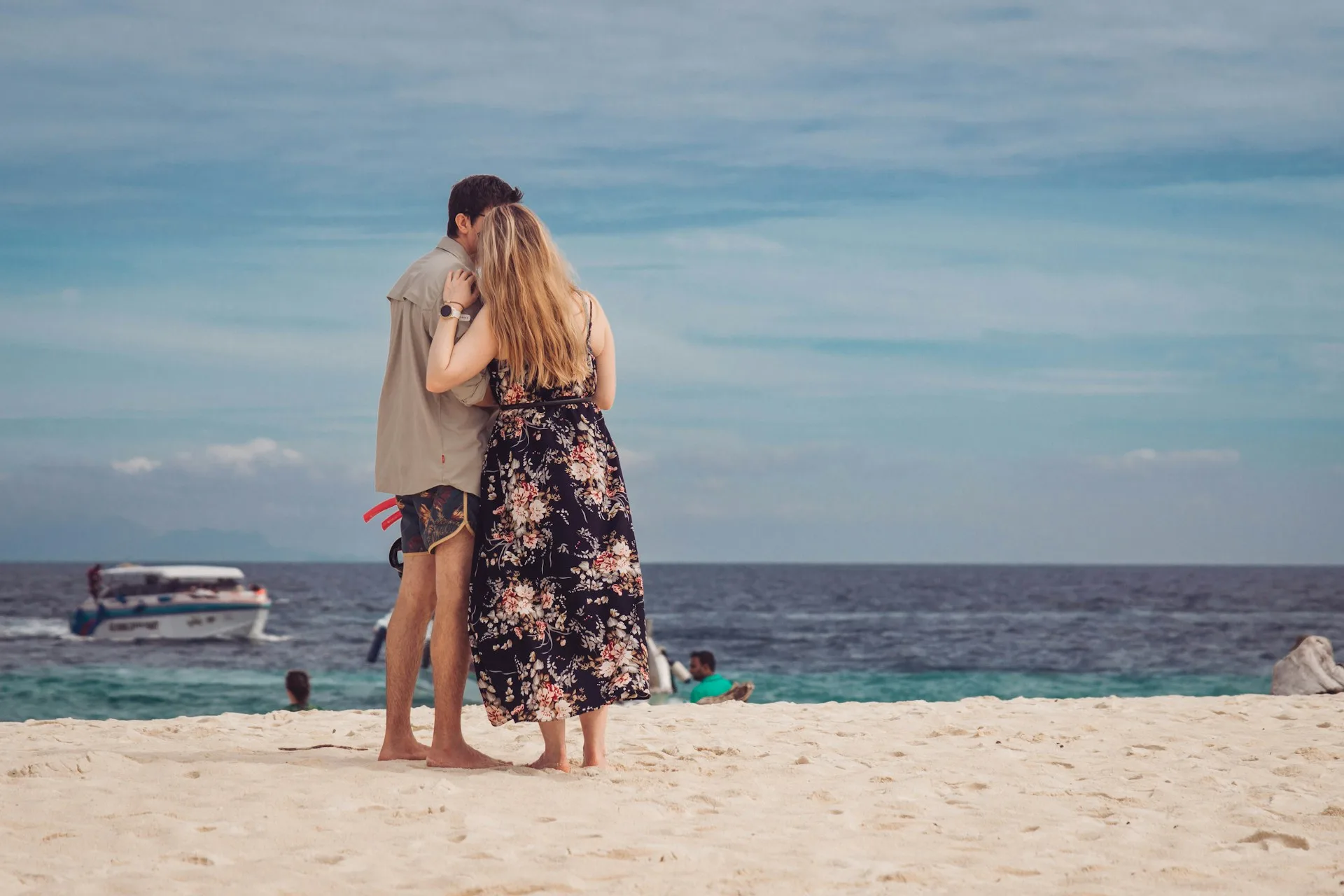 9-pulau-tempat-bulan-madu-indonesia-ini-romantis-banget!