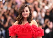 Selena Gomez Sekarang Menjadi Miliarder, Menurut Bloomberg