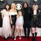 apa-yang-perlu-diketahui-tentang-istri-dave-grohl,-jordyn-blum-dan-ketiga-anak-mereka