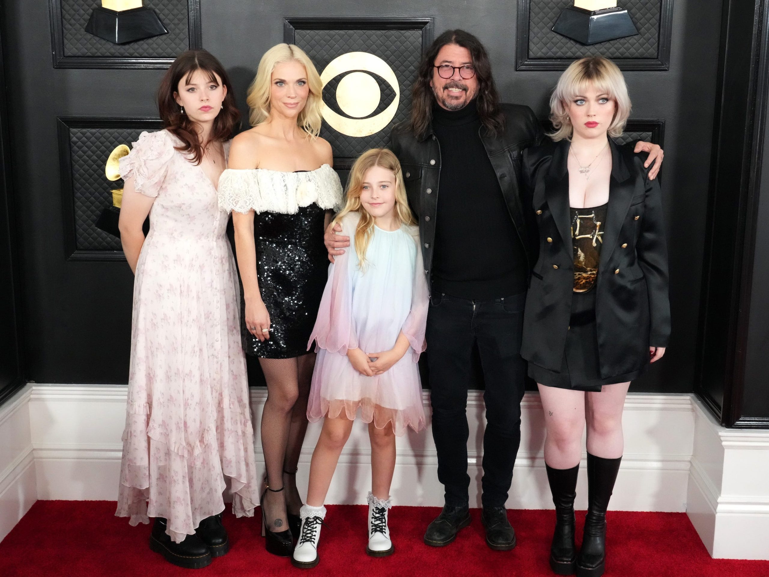 apa-yang-perlu-diketahui-tentang-istri-dave-grohl,-jordyn-blum-dan-ketiga-anak-mereka