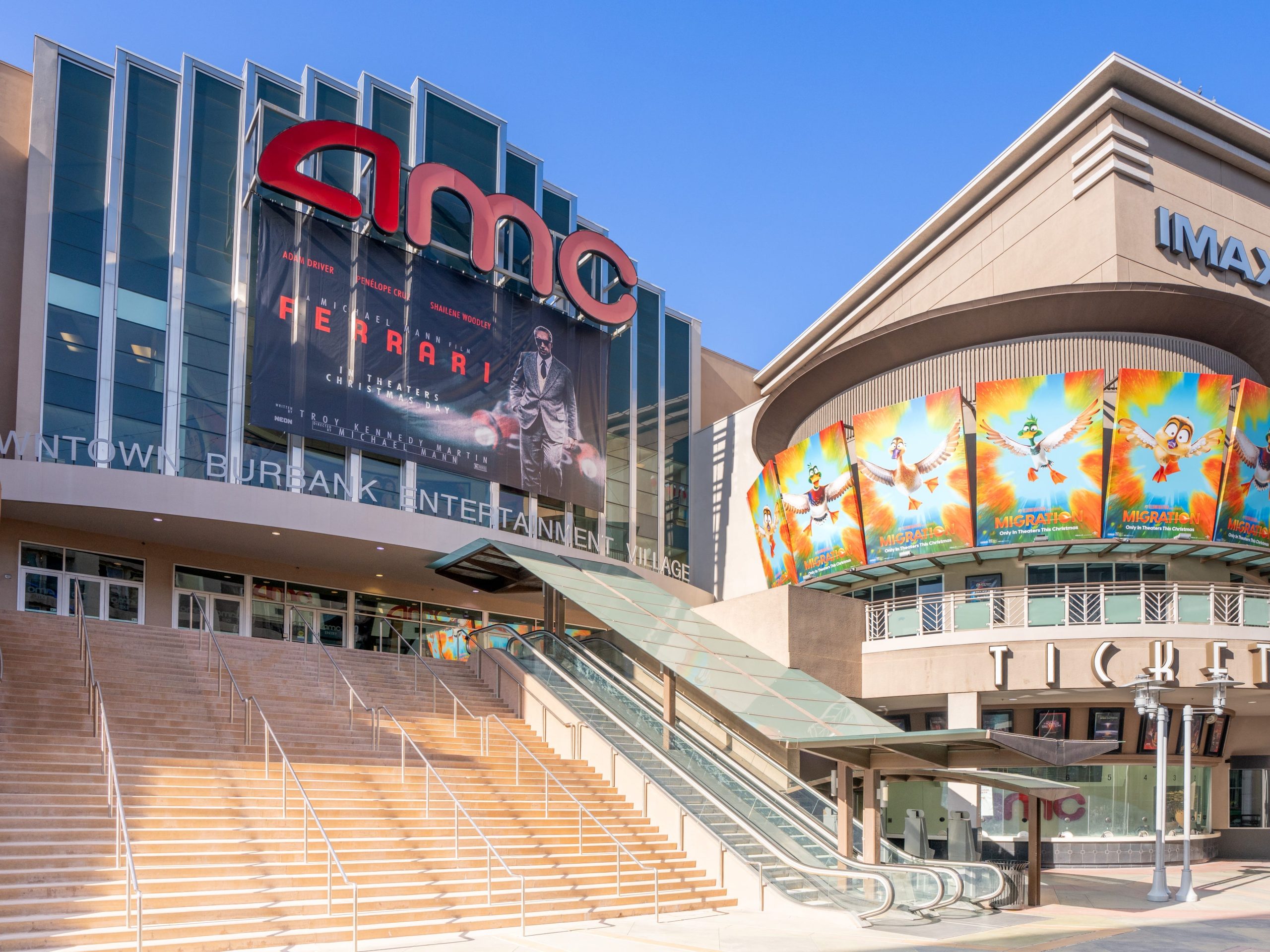 beberapa-bioskop-berharap-penambahan-lapangan-pickleball-akan-menyelamatkan-jaringan-bioskop-mereka-yang-sedang-berjuang