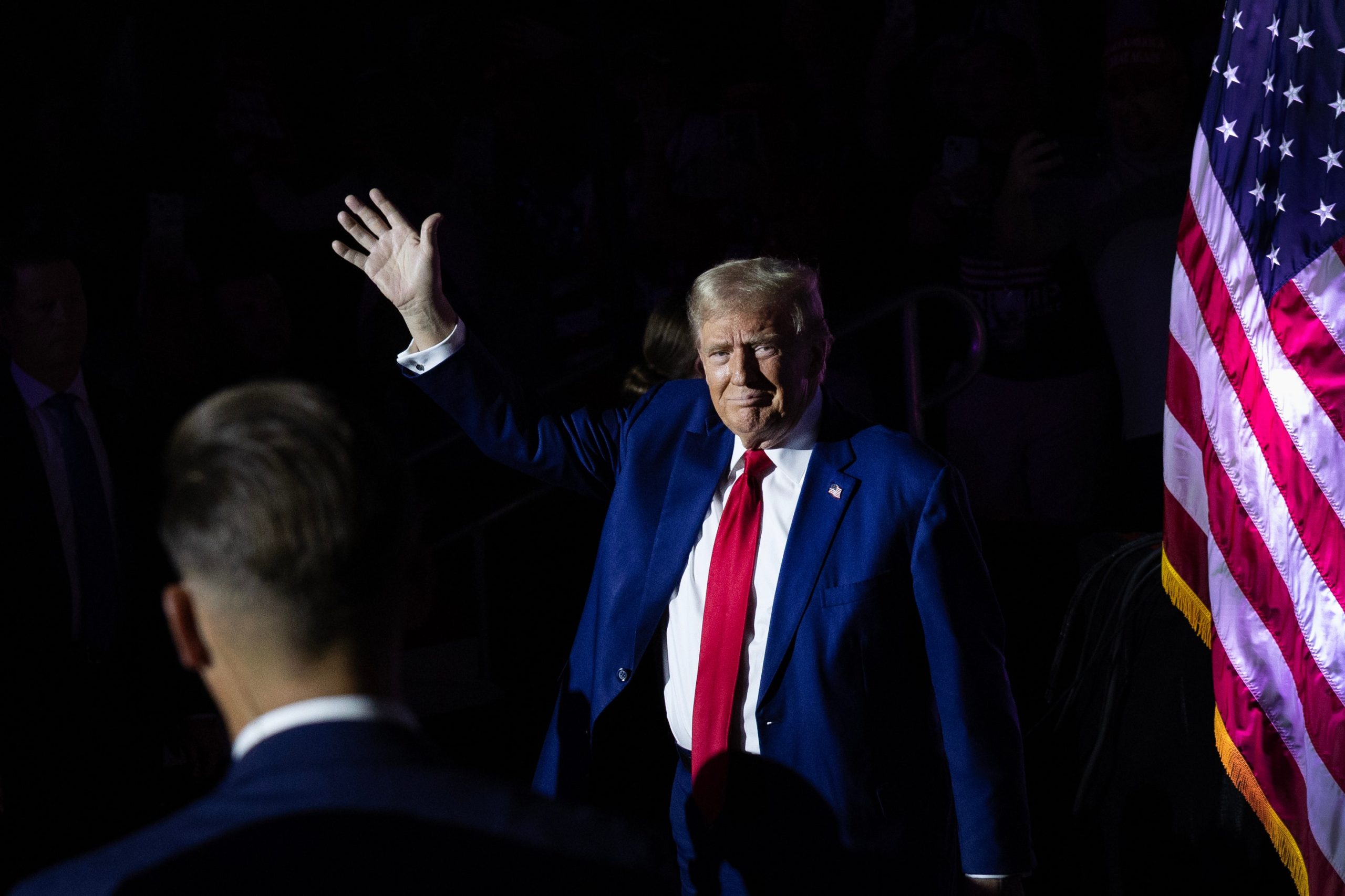 peretas-iran-berusaha-memberikan-email-kampanye-trump-yang-diretas-ke-demokrat