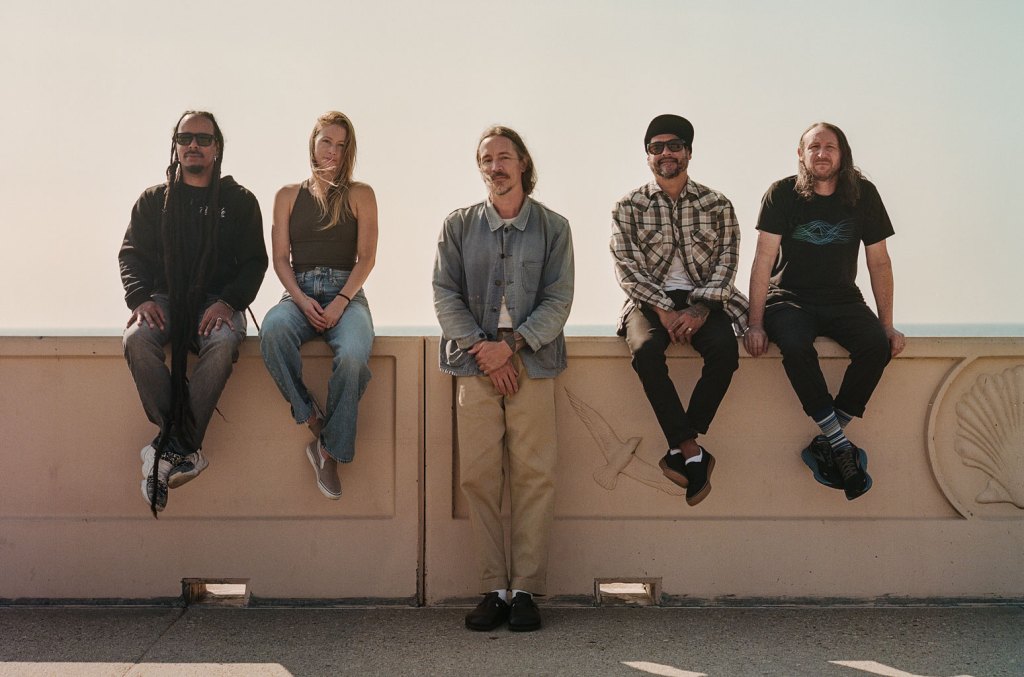 incubus,-lollapalooza-&-lainnya-akan-dihargai-di-music-forward-foundation’s-awards-brunch