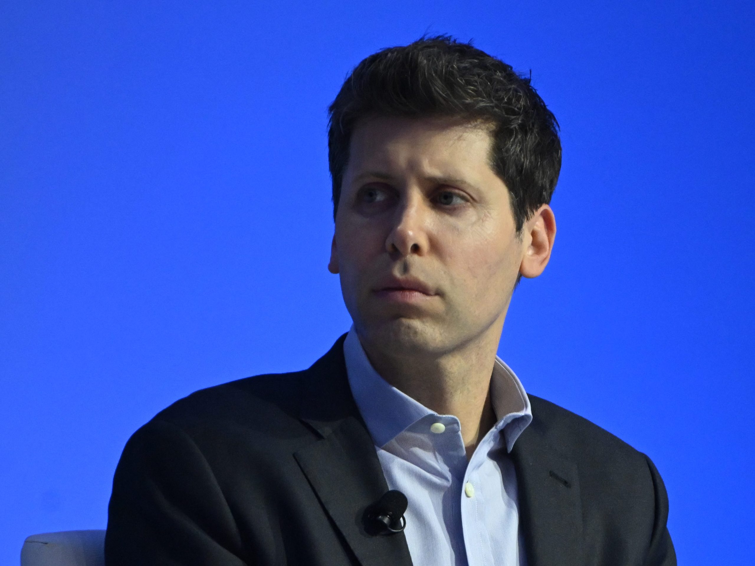 baca-catatan-yang-dikirim-ceo-sam-altman-kepada-staf-openai-yang-mengumumkan-2-exit-besar-lainnya
