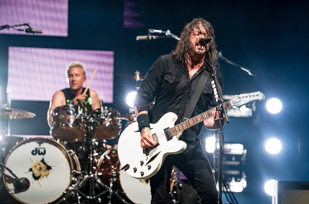 foo-fighters-keluar-dari-festival-musik-soundside-connecticut