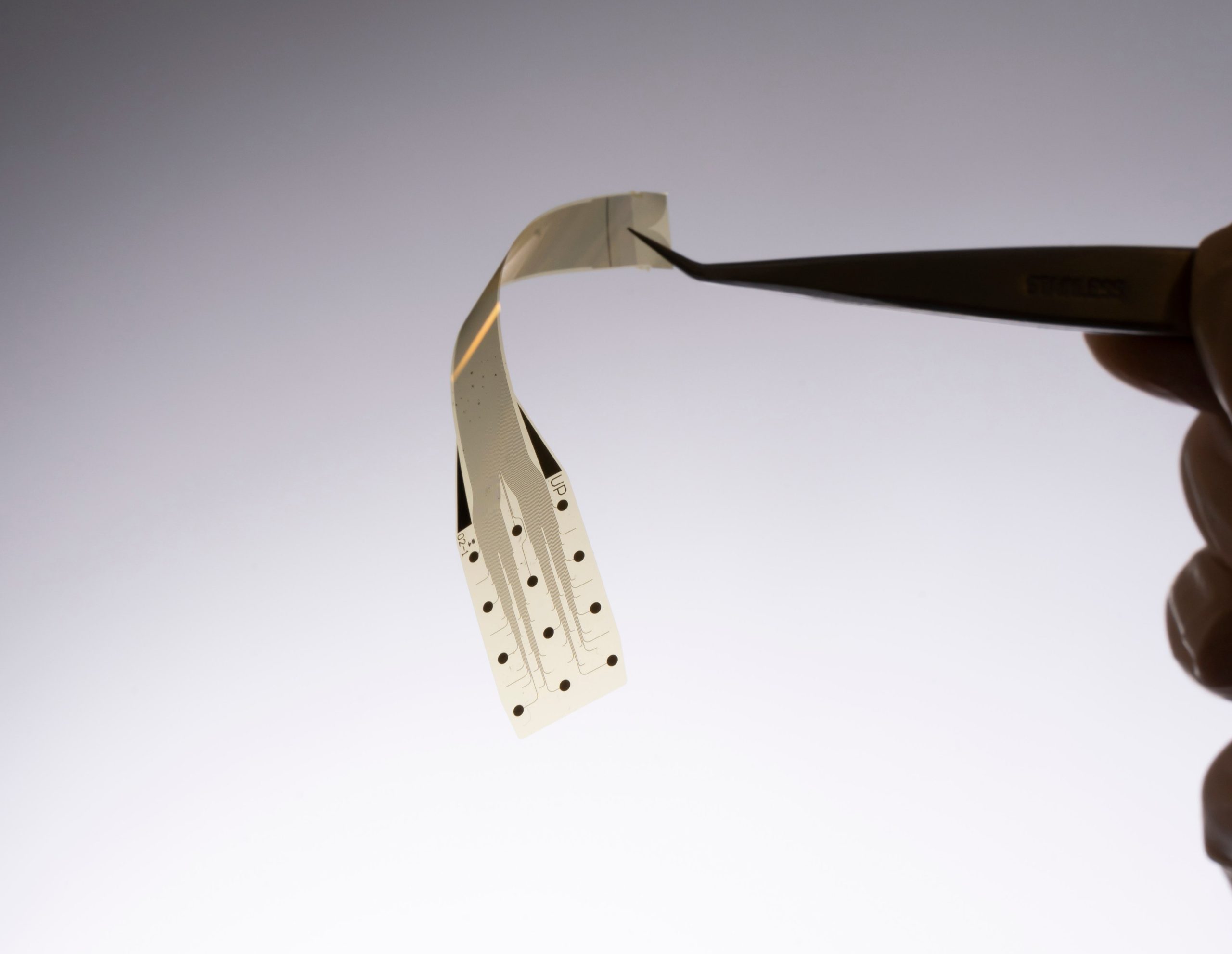 implan-otak-graphene-ultra-tipis-baru-saja-diuji-pada-seseorang