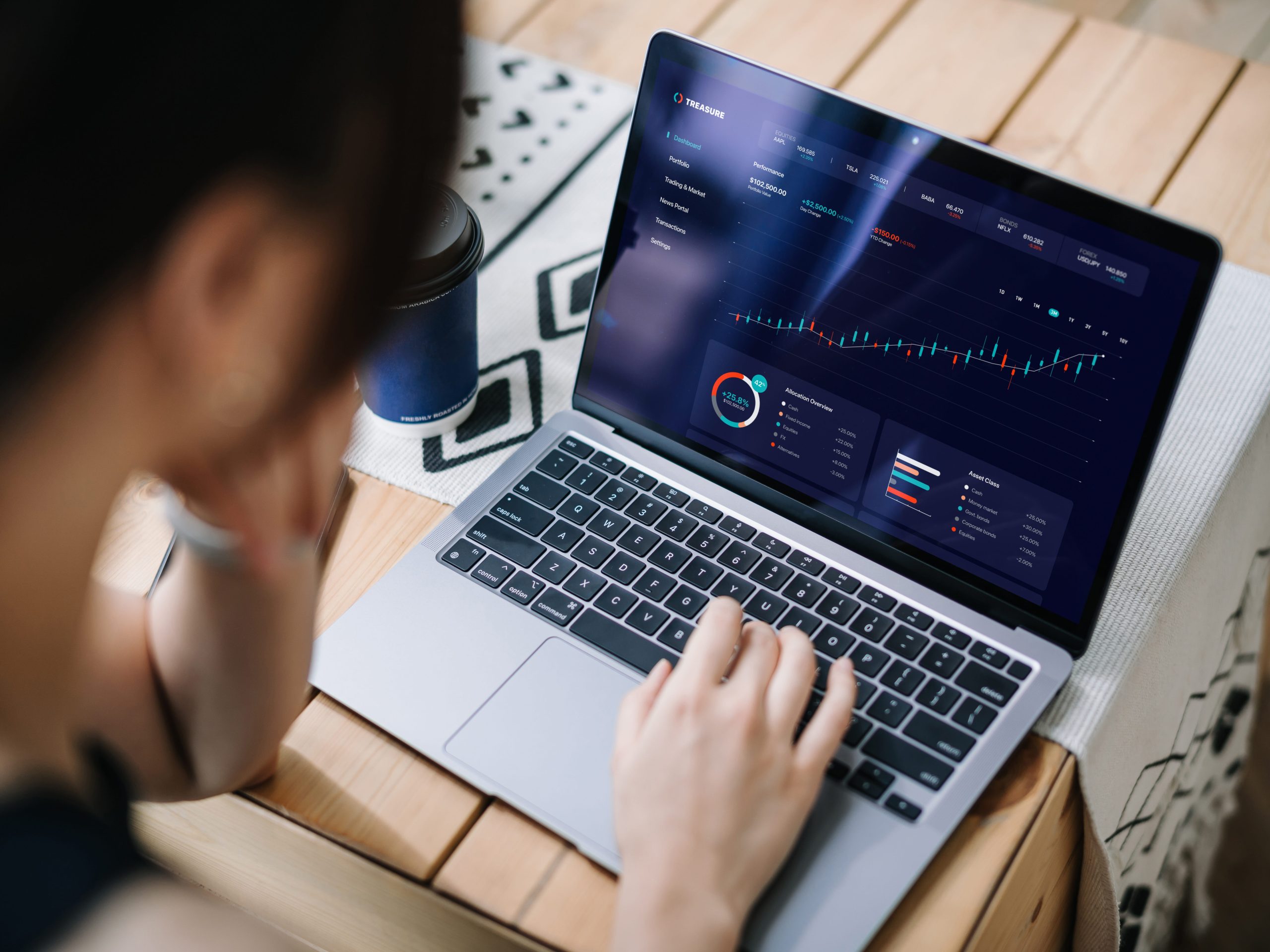 mengapa-tidak-semua-orang-setuju-dengan-tindakan-keras-pemerintah-terhadap-produk-ai-online-yang-menipu