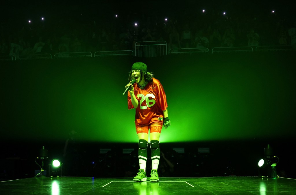 cara-mendapatkan-tiket-menit-terakhir-ke-tur-hit-me-hard-and-soft-billie-eilish