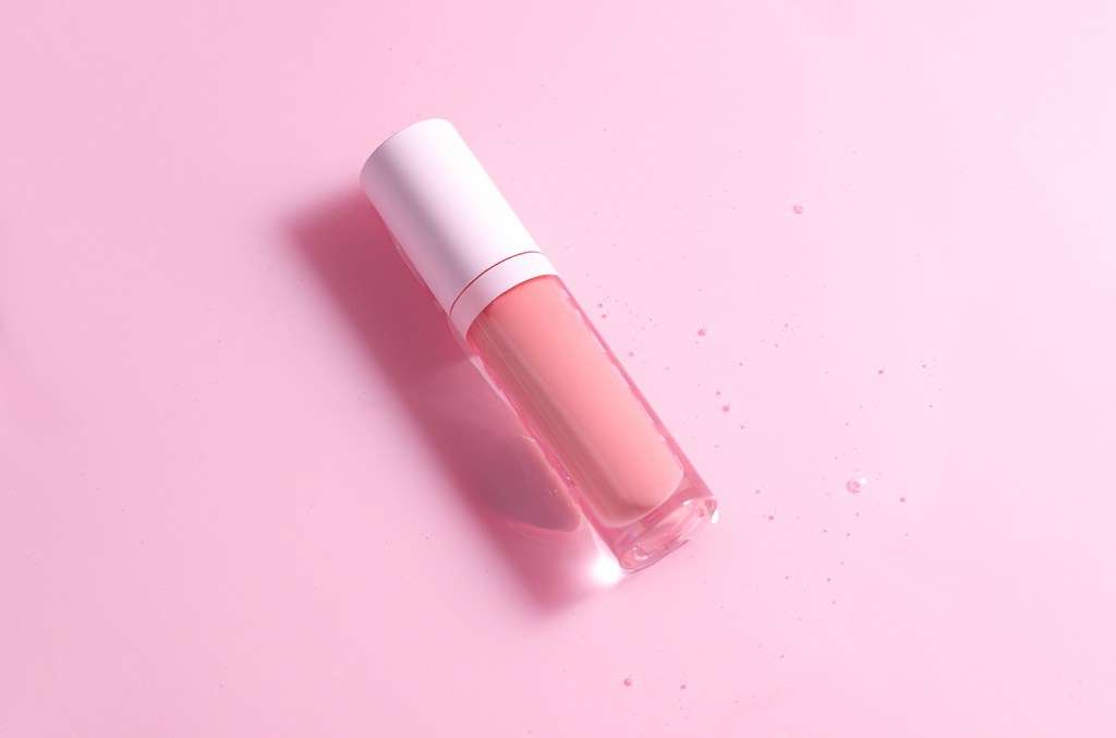 covergirl’s-tiktok-viral-$10-yummy-lip-gloss-plumper:-di-sini-tempat-membelinya