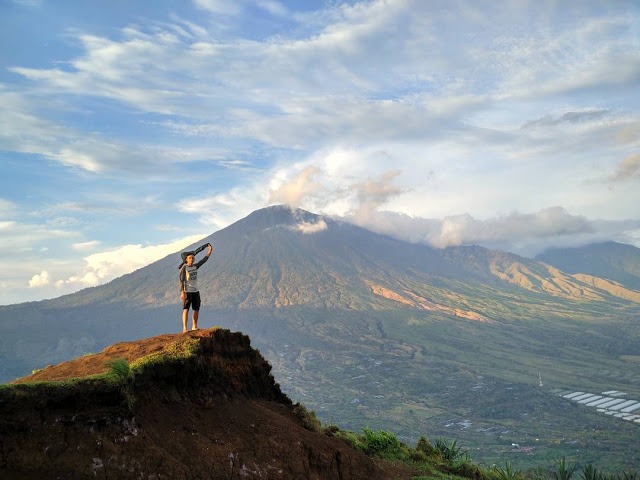 mendaki-bukit-pergasingan,-amazing-bukit-di-sembalun-lombok