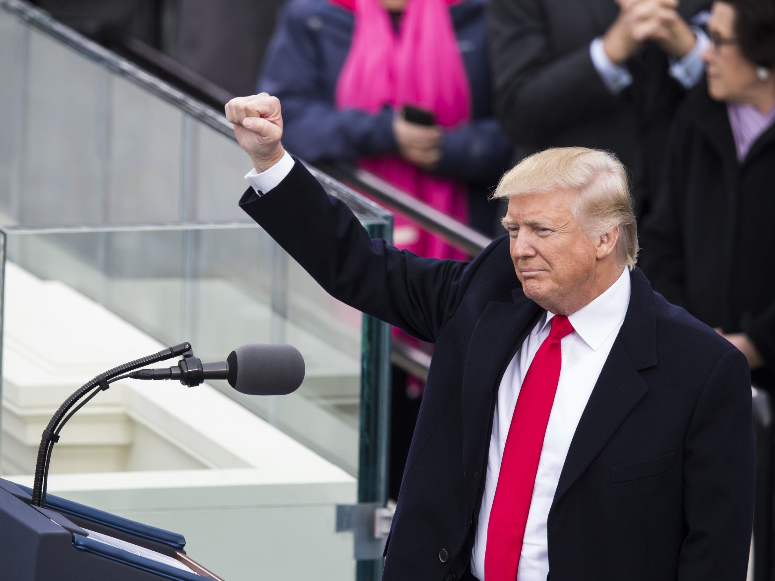 carrie-underwood-dan-village-people-mengonfirmasi-bahwa-mereka-akan-tampil-di-pelantikan-trump