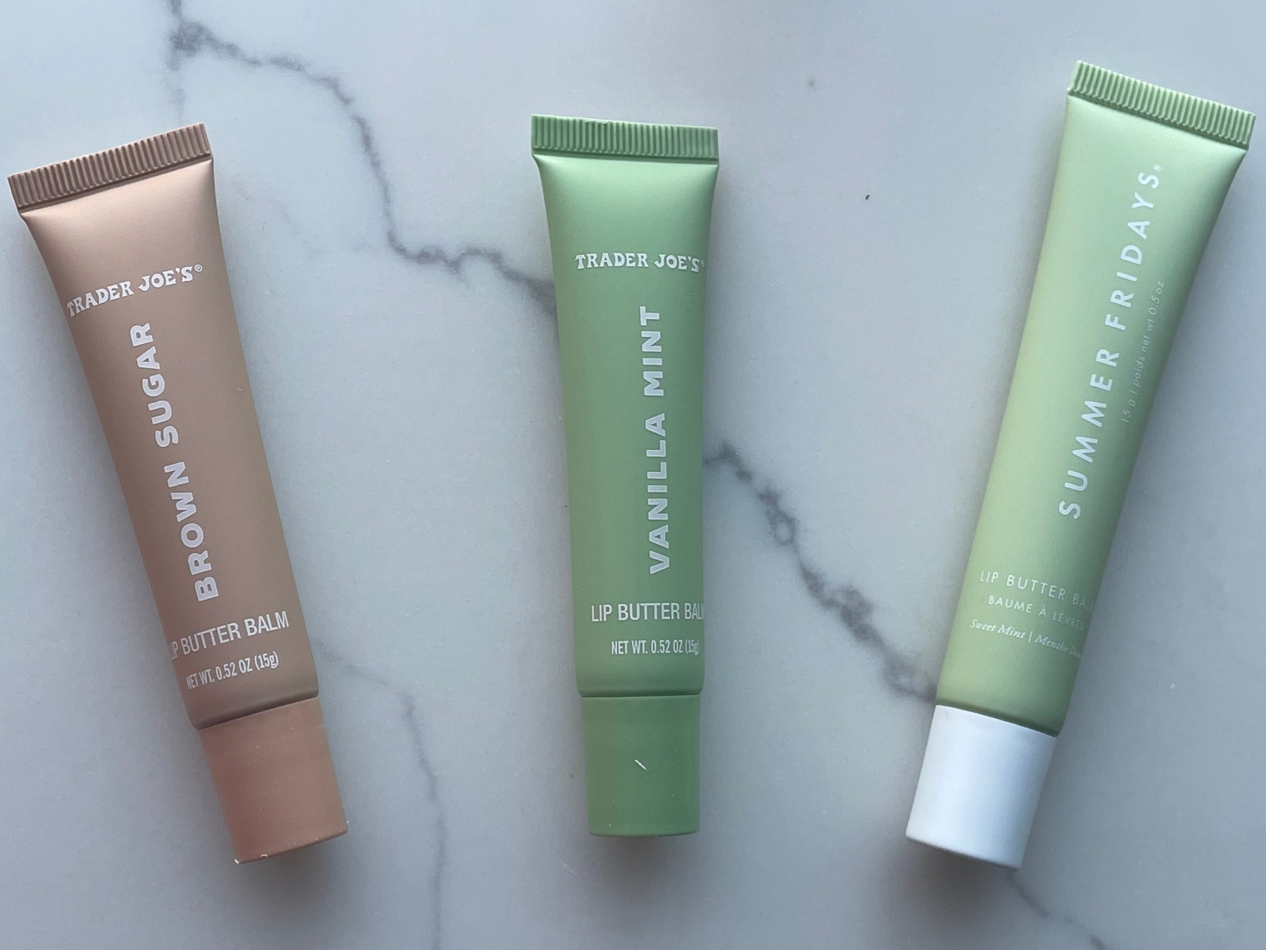 saya-mencoba-penipuan-$7-trader-joe-untuk-lip-butter-balm-$24-summer-fridays-produk-yang-lebih-murah-benar-benar-mengejutkan-saya.