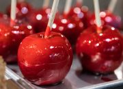 FDA telah melarang Merah No. 3, pewarna sintetis yang digunakan dalam permen, sereal, dan Tylenol