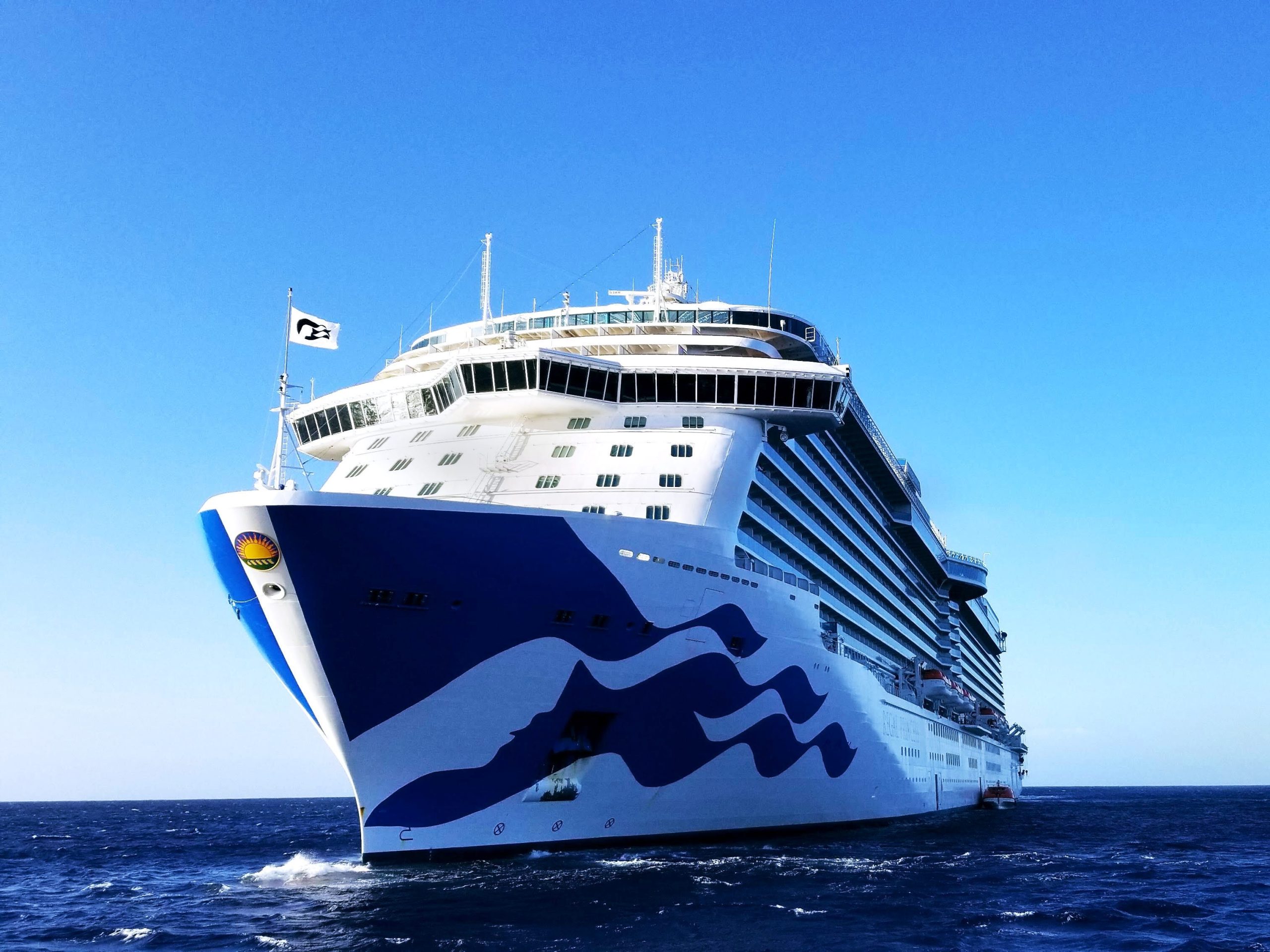 saya-sudah-berada-di-14-kapal-pesiar-sejauh-ini-berikut-9-hal-yang-harus-dilakukan-setiap-pelancong-agar-perjalanannya-sempurna.