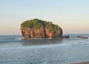 Pantai Jungwok Gunungkidul: Surga Tersembunyi nan Memikat Hati