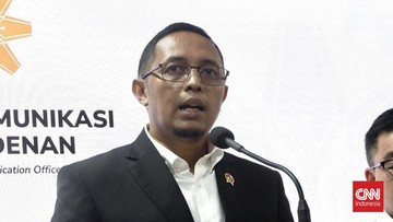 istana-buka-suara-soal-puluhan-anak-keracunan-ayam-mbg-di-sukoharjo