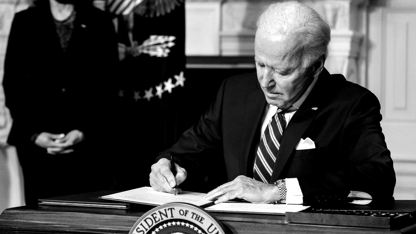biden-menandatangani-perintah-eksekutif-untuk-meningkatkan-keamanan-siber-nasional