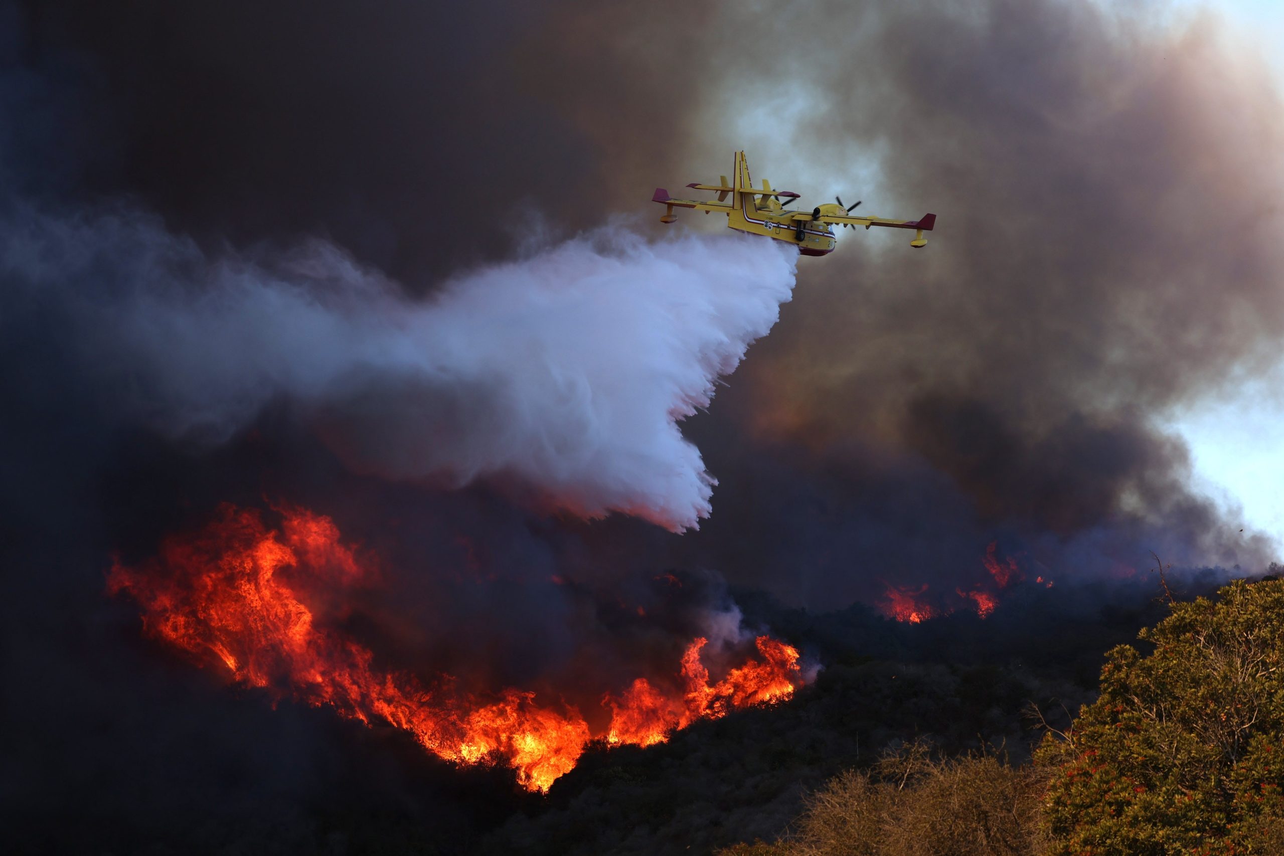 mengapa-membuang-air-laut-ke-kebakaran-bukan-jawaban-atas-masalah-kebakaran-hutan-california