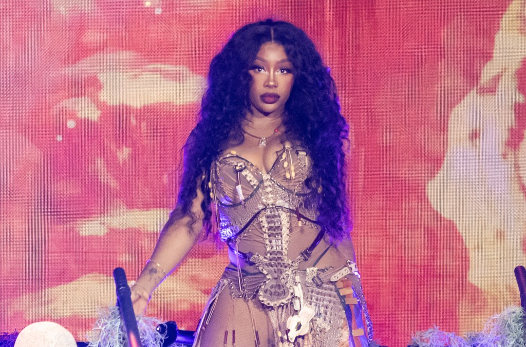 “sza-dengan-penuh-kasih-mengenang-mac-miller-setelah-perilisan-‘balloonerisme’-anumerta-rapper”.