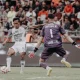 bri-liga-1:-deja-vu-semen-padang,-kartu-merah-berujung-petaka-saat-dipermak-bali-united