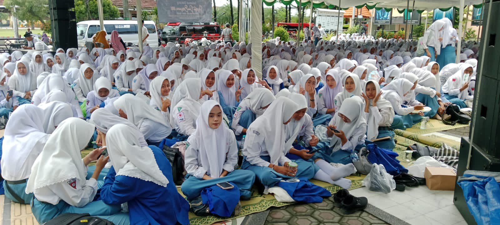 hadapi-ujian-akhir,-ribuan-siswa-di-jombang-ikuti-istighosah