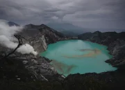 Wisata ke Kawah Ijen, Melihat Eternal Blue Fire dari Banyuwangi