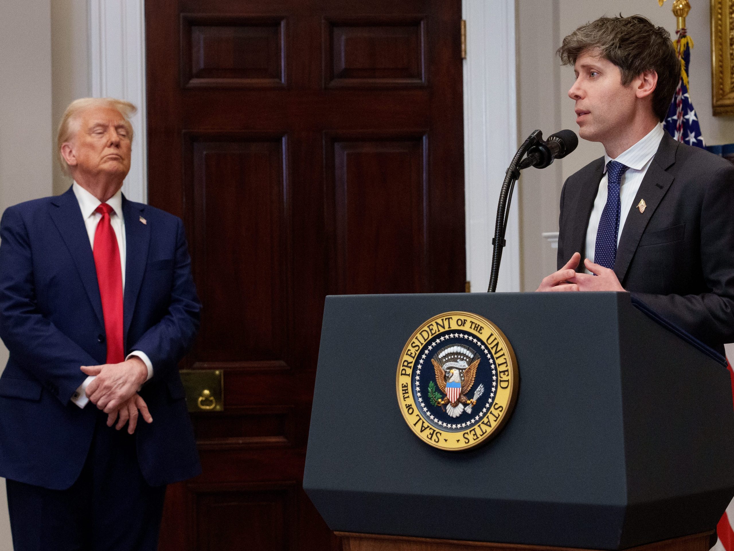 pitch-terbaru-sam-altman-untuk-nyaman-dengan-pemerintah-as:-chatgpt-gov
