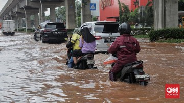 35-rt-di-jakarta-masih-terendam-banjir-malam-ini