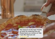 Pria pizza Anda sekarang ai