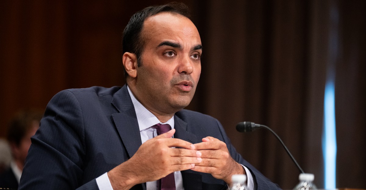 trump-memecat-kepala-cfpb-rohit-chopra