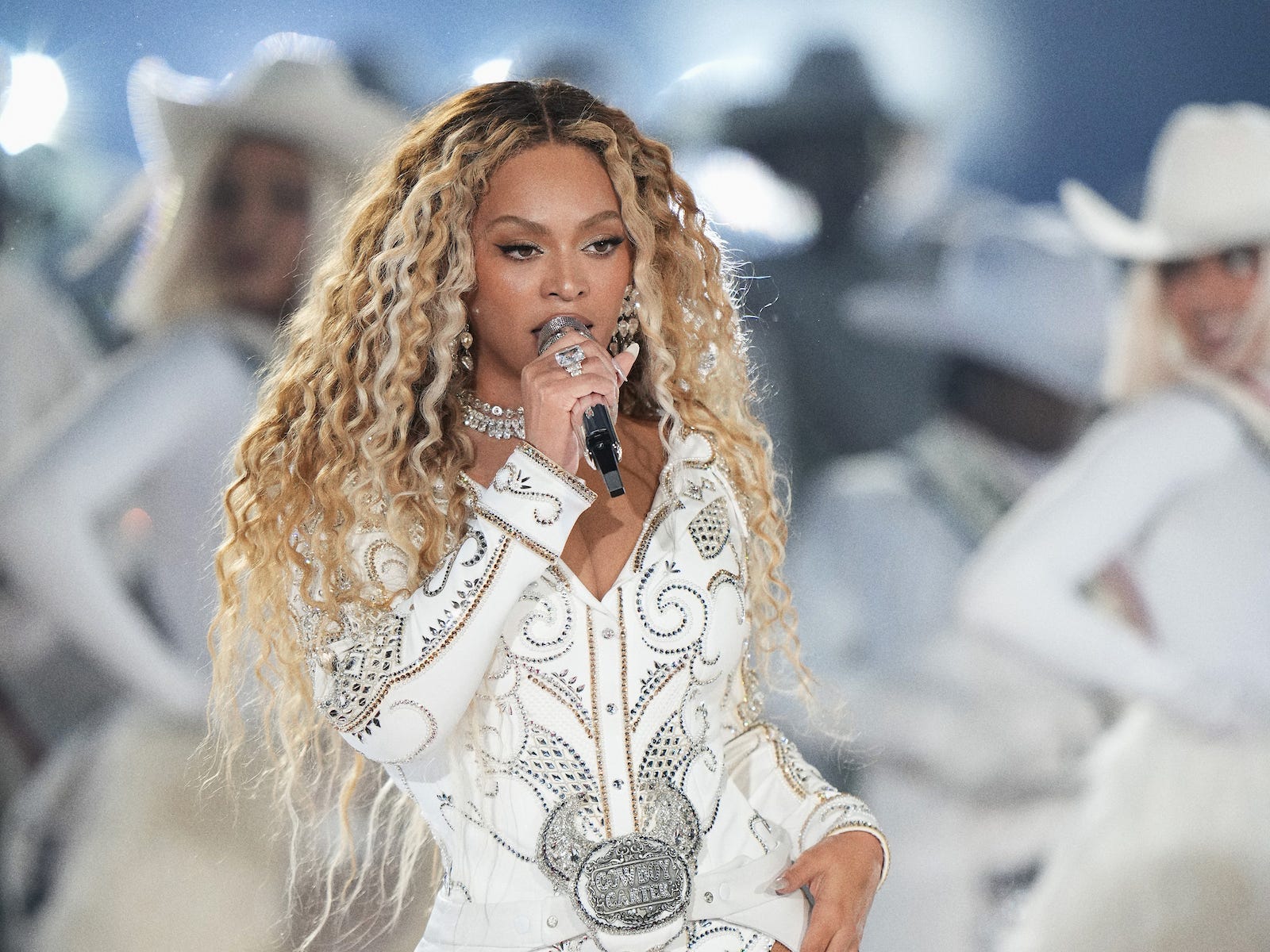 beyonce-akhirnya-mengumumkan-tur-‘cowboy-carter’-untuk-tahun-2025-ini-semua-yang-kita-ketahui.