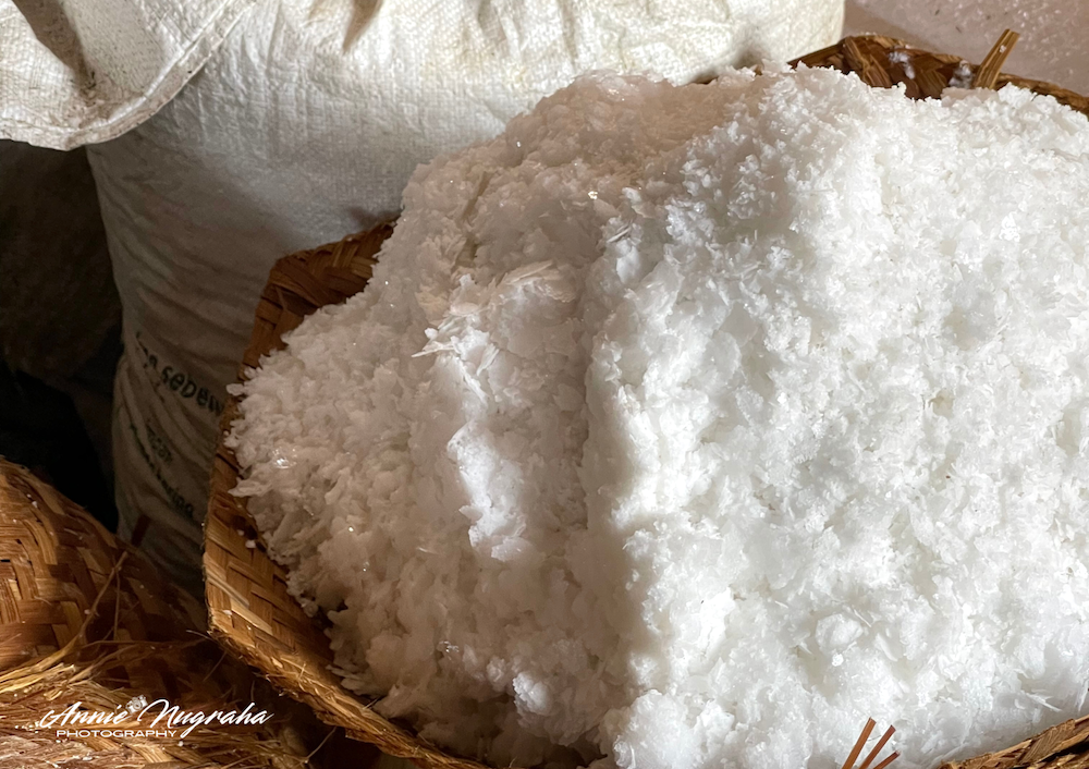 mengunjungi-produksi-garam-tradisional-di-kusamba-klungkung-bali