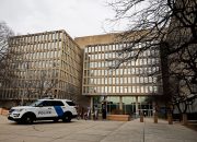 Pekerja federal menuntut untuk memutuskan server doge