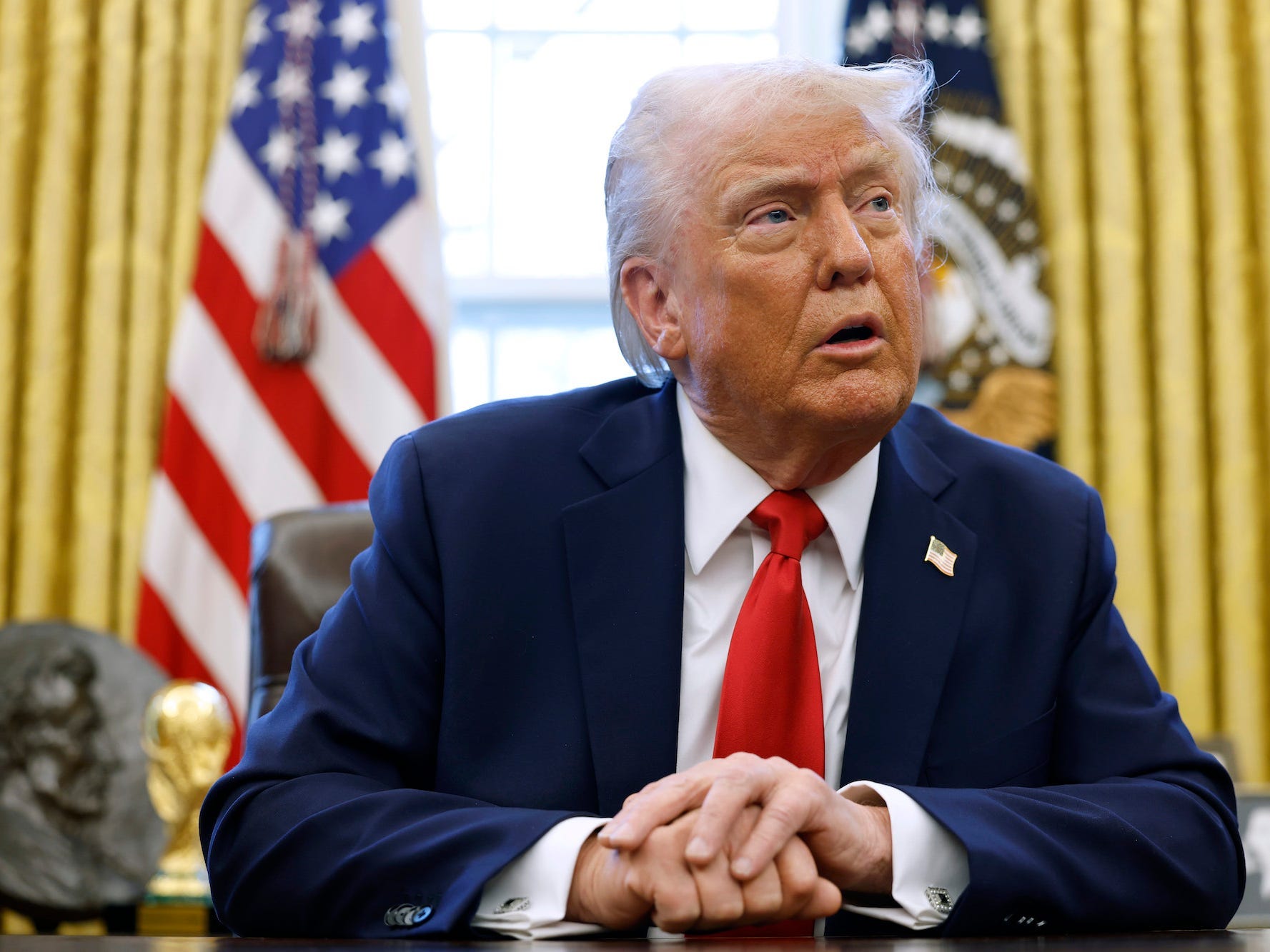 hakim-menunda-tenggat-waktu-pembelian-karyawan-federal-trump