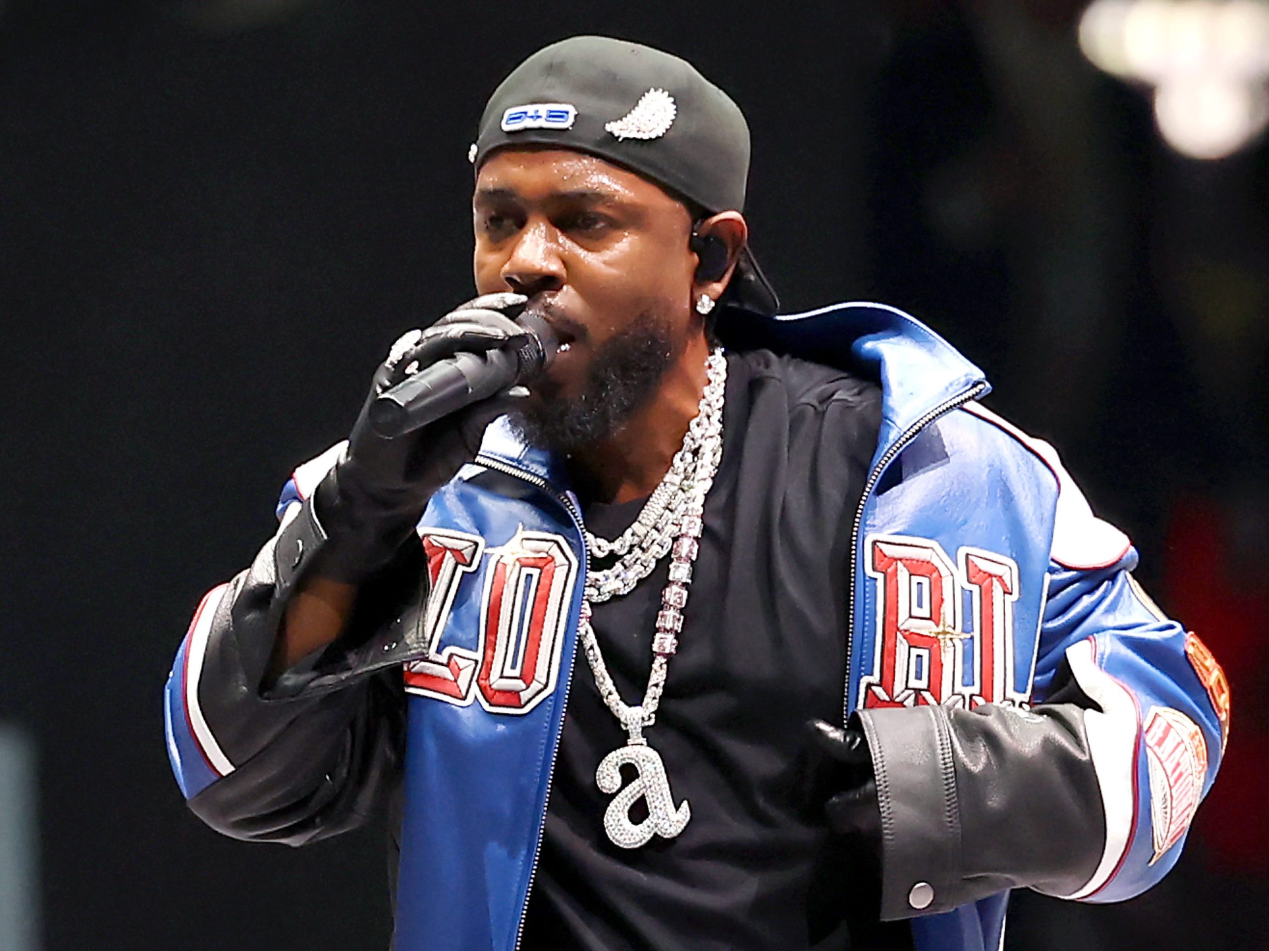 7-detail-yang-mungkin-anda-lewatkan-di-acara-paruh-waktu-super-bowl-kendrick-lamar