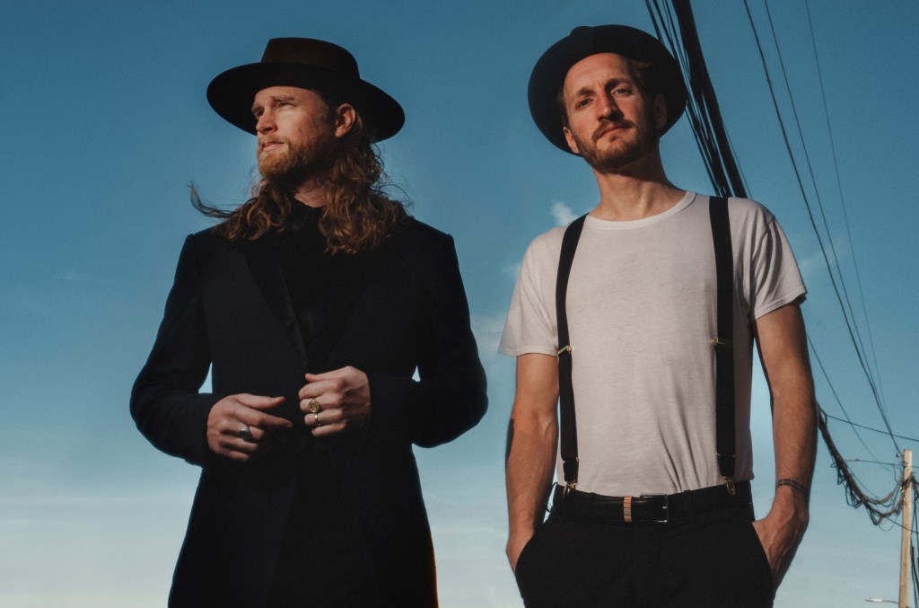 the-lumineers-land-airplay-alternatif-dewasa-kedelapan-no.-1-dengan-‘lagu-lama-yang-sama’
