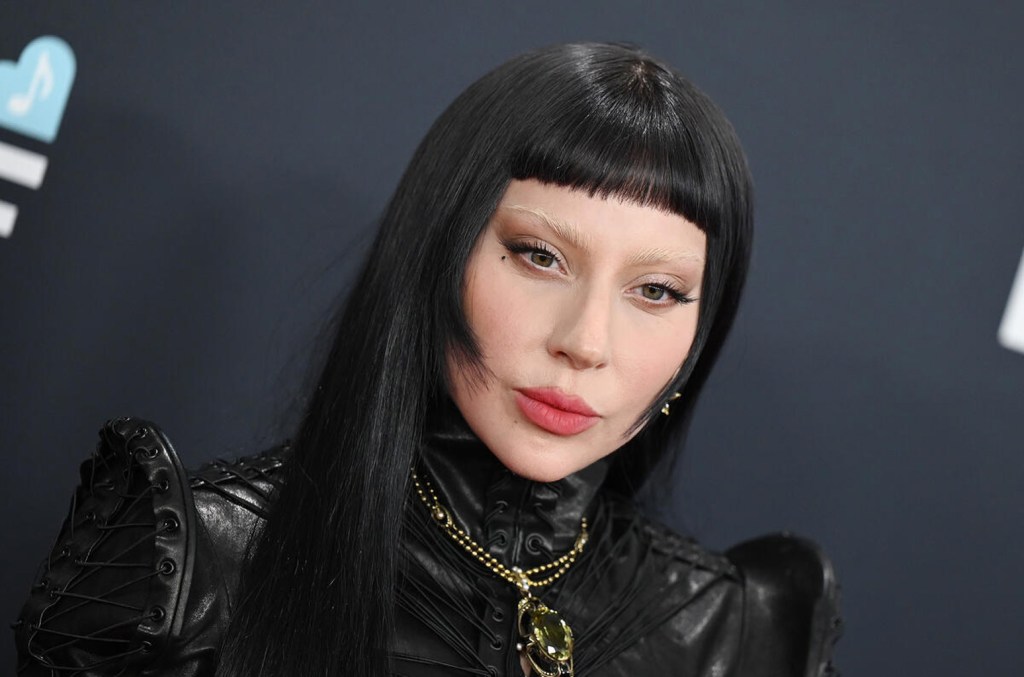 lirik-album-lady-gaga-gaga-menggoda-‘mayhem’-dengan-huruf-huruf-misterius-di-situs-webnya