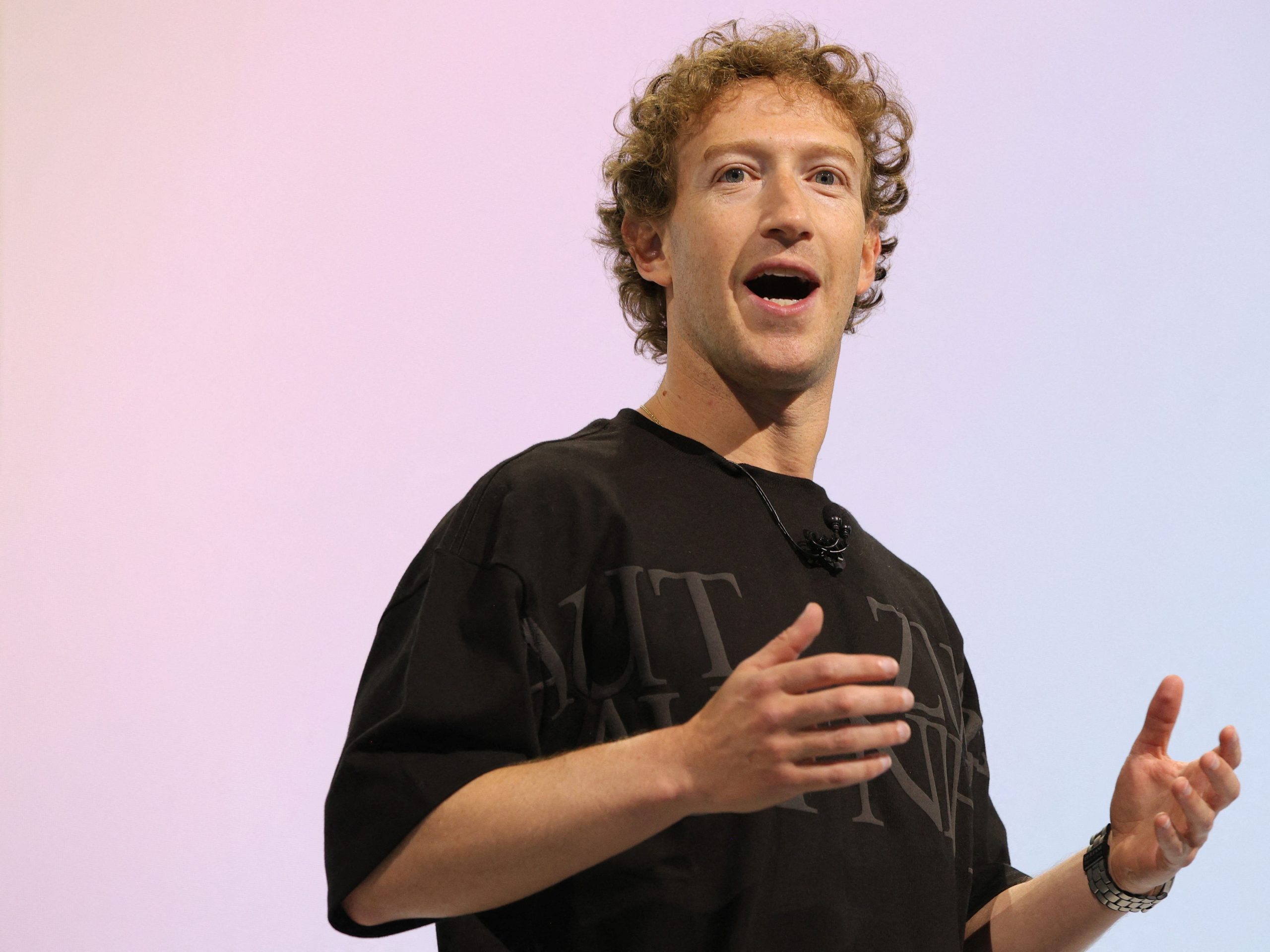 nfl-hall-of-famer-menggambarkan-seperti-apa-tetangga-dengan-mark-zuckerberg