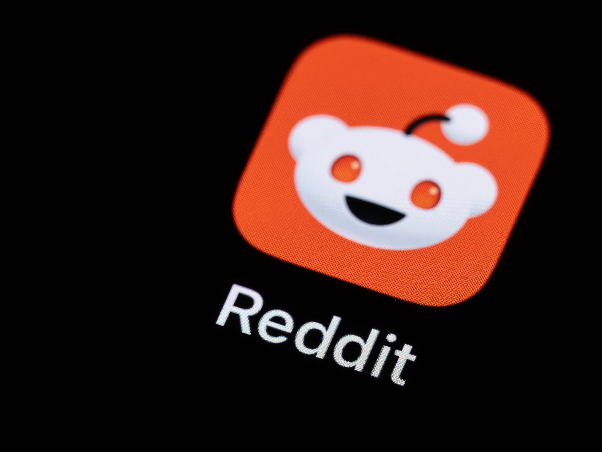 komunitas-reddit-ditutup-karena-mengancam-doge-elon-musk-kembali-online