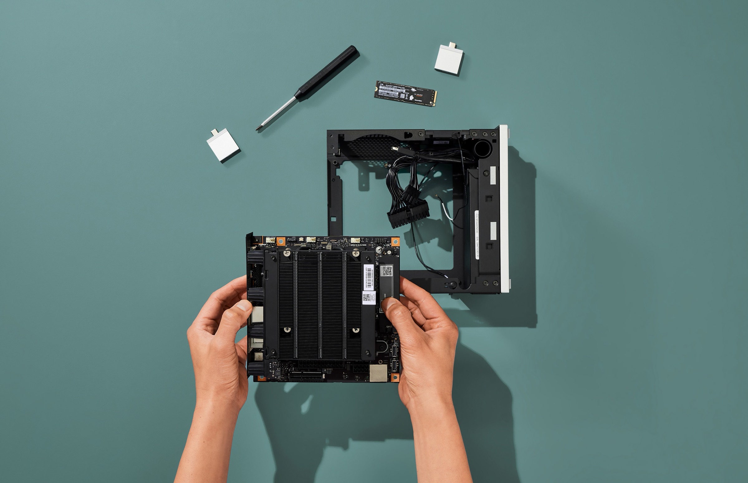 desktop-pertama-framework-adalah-pc-gaming-mini-berukuran-xbox