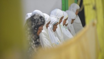 tarawih-perdana-di-masjid-surabaya-sepi,-tunggu-penetapan-kemenag