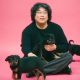 bong-joon-ho-baru-saja-menjawab-banyak-pertanyaan-saat-bermain-dengan-anak-anjing
