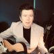 tonton-sampul-akustik-rick-astley-dari-‘pink-pony-club’-karya-chappell-roan